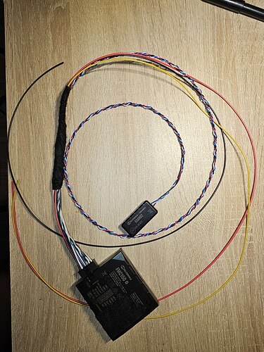 photo_5323614579487083493_y